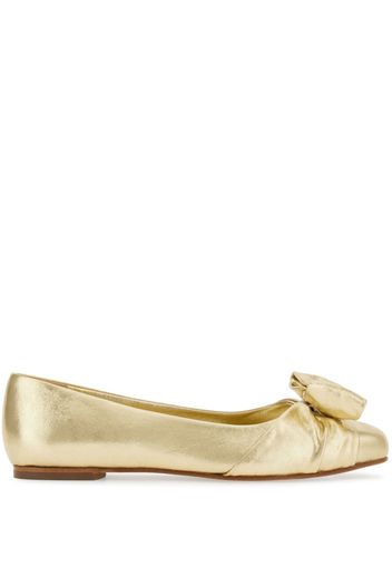 Ferragamo Vara bow-detal ballerina shoes - Gold