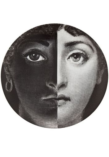 Fornasetti Wandteller mit kontrastierendem Gesichts-Print - Schwarz