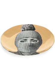 Fornasetti Teller mit maskierter Frau - Metallisch