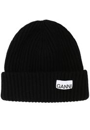 GANNI logo-patch ribbed-knit beanie - Schwarz