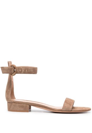 Gianvito Rossi suede buckle-fastening sandals - Nude