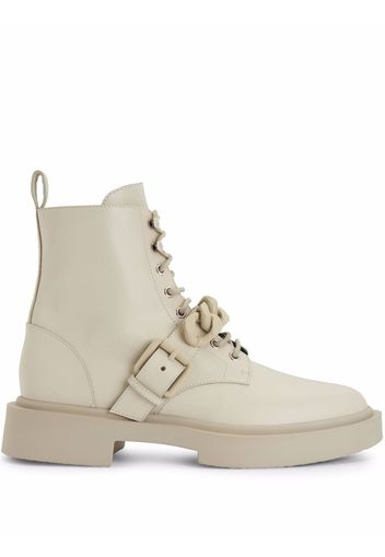 Giuseppe Zanotti Adric Stiefel mit Kettendetail - Weiß