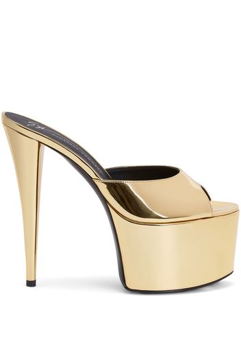 Giuseppe Zanotti Sandalen mit Plateau - Gold