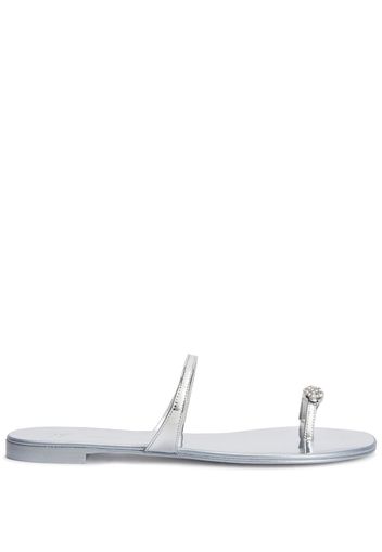 Giuseppe Zanotti Flache Sandalen mit Zehenring - Silber