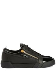 Giuseppe Zanotti panelled low-top sneakers - Schwarz