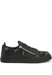 Giuseppe Zanotti camouflage print low-top sneakers - Schwarz