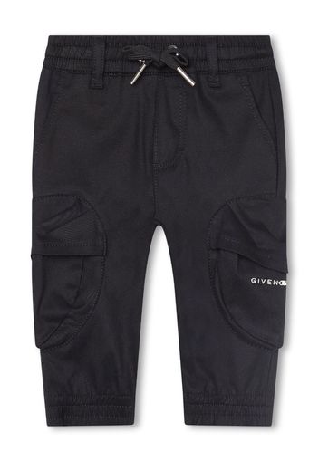 Givenchy Kids logo-plaque drawstring cargo trousers - Schwarz