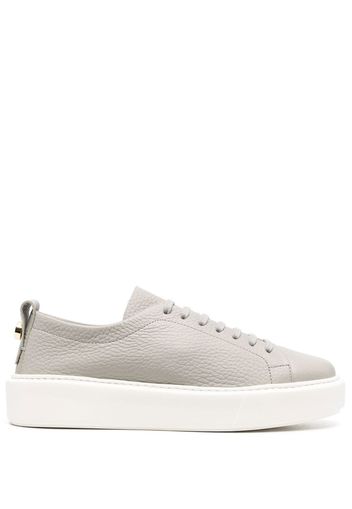 Henderson Baracco pebbled-finish low-top sneakers - Grau