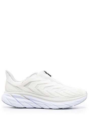 Hoka One One Project Clifton zip-up sneakers - Weiß