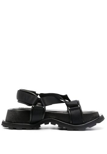 Jil Sander Flatform-Sandalen mit Klettverschluss - Schwarz