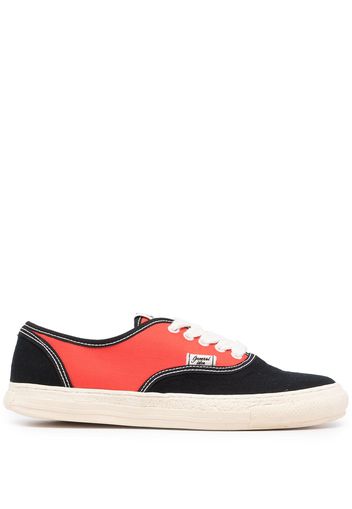 Maison Mihara Yasuhiro Sneakers in Colour-Block-Optik - Rot