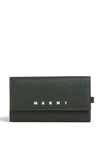 Marni engraved-logo leather keyring - Grün