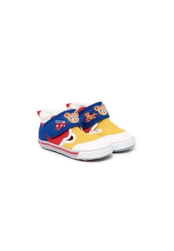 Miki House Sneakers mit Teddy-Stickerei - Mehrfarbig