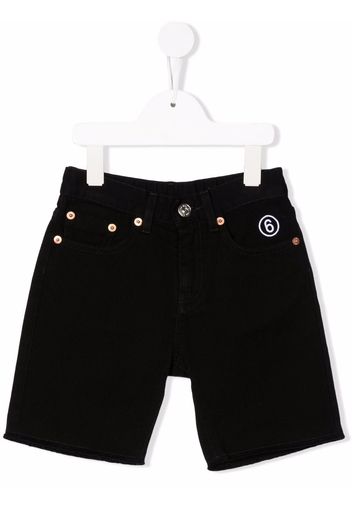 MM6 Maison Margiela Kids embroidered-logo denim shorts - Schwarz