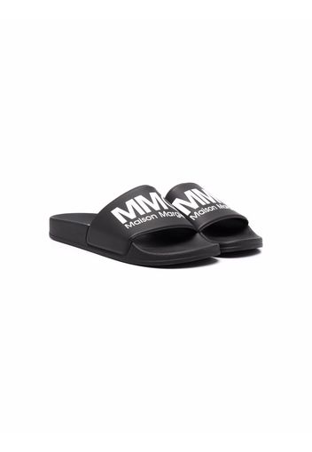 MM6 Maison Margiela Kids TEEN logo-print open-toe slides - Schwarz