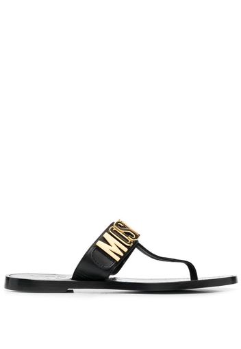 Moschino logo-plaque flat sandals - Schwarz