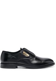 Moschino Oxford-Schuhe mit Logo-Schild - Schwarz
