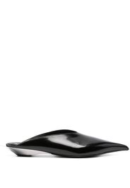 Mugler Flache Fang Mules aus Lackleder - Schwarz