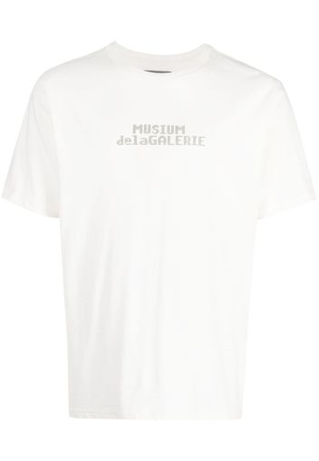 Musium Div. T-Shirt mit Logo-Print - Weiß