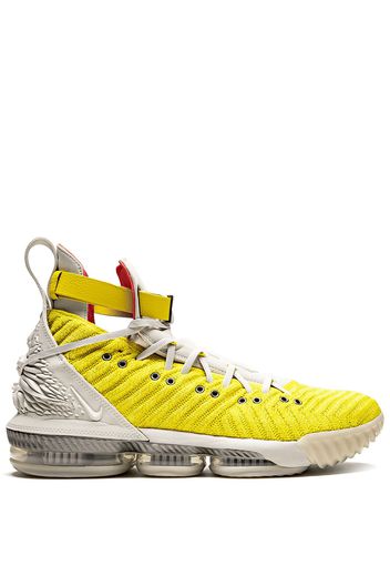 Nike 'LeBron 16' Sneakers - Gelb