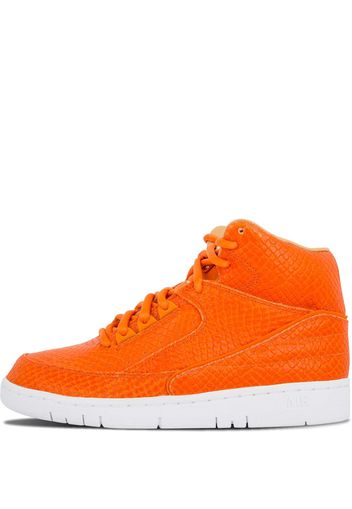 Nike 'Air Python Lux B' Sneakers - Orange