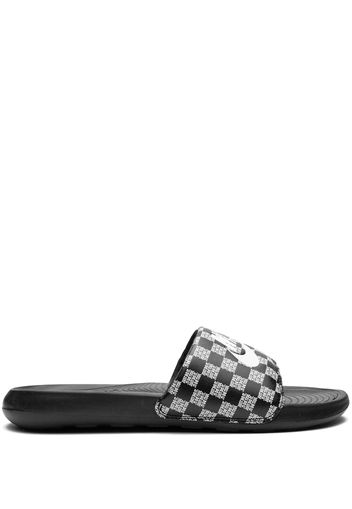 Nike Victori One logo-print slides - Schwarz