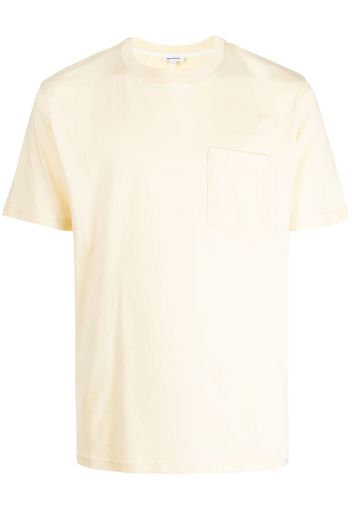 Norse Projects Johanns T-Shirt mit Brusttasche - Gelb