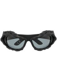 Ottolinger 3D twist-detail sunglasses - Schwarz