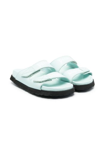 Palm Angels Kids logo-print slip-on sandals - Blau