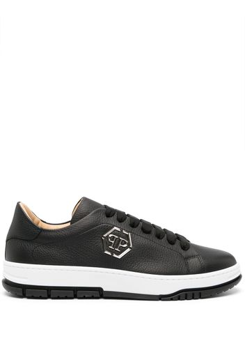 Philipp Plein logo-plaque pebbled leather sneakers - Schwarz