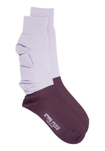 Homme Plissé Issey Miyake two-tone ruffle-trim socks - Violett