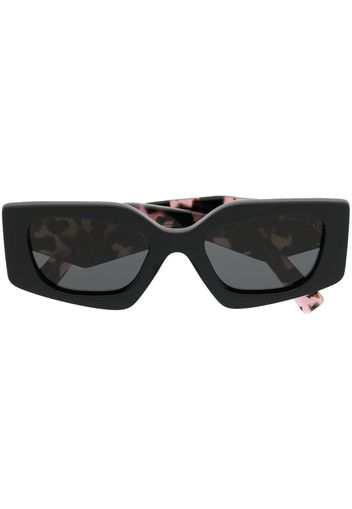 Prada Eyewear leopard print tinted sunglasses - Schwarz