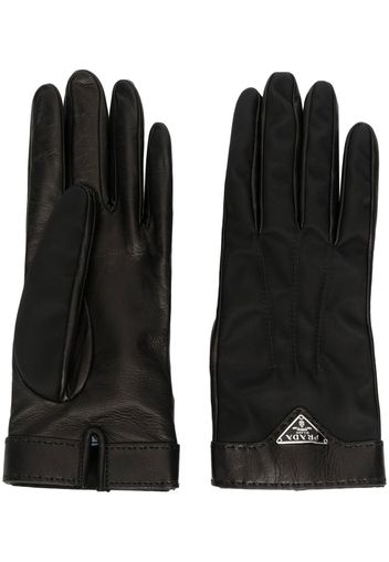 Prada triangle logo gloves - Schwarz