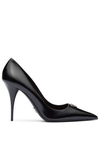 Prada logo-plaque leather pumps - Schwarz