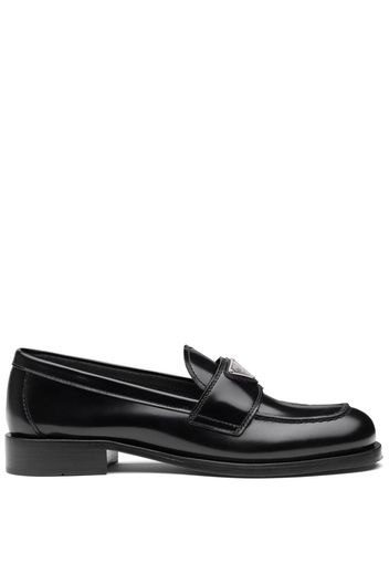 Prada logo-plaque leather loafers - Schwarz