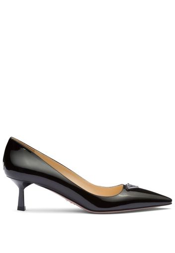 Prada logo-plaque patent leather pumps - Schwarz