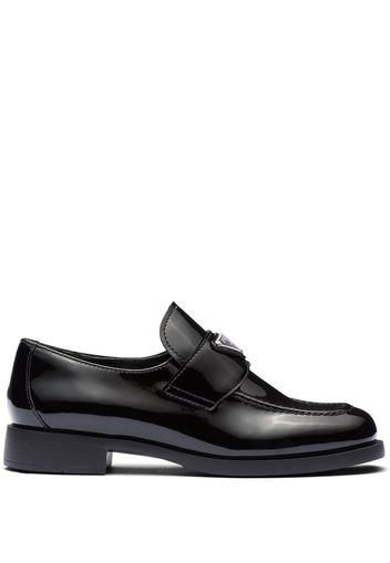 Prada triangle-logo patent-leather loafers - Schwarz