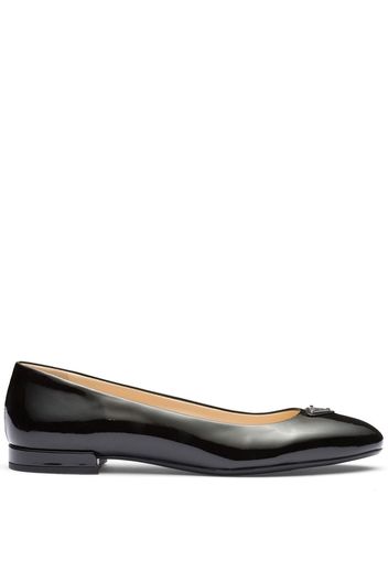 Prada Pumps aus Lackleder - Schwarz