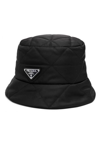 Prada logo-plaque quilted bucket hat - Schwarz