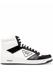 Prada triangle-logo contrast-trim sneakers - Weiß