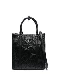 Prada logo-plaque crinkle-effect tote bag - Schwarz