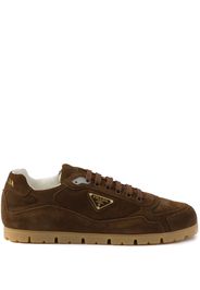 Prada Ausgeblichene Sneakers aus Wildleder - Braun