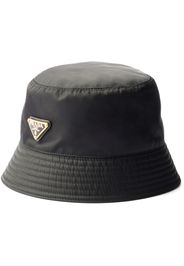 Prada Triangel-Fischerhut mit Logo - Schwarz
