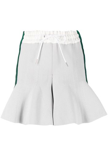 sacai side-stripe flared shorts - Grau