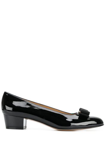 Salvatore Ferragamo 'Vara' Pumps - Schwarz