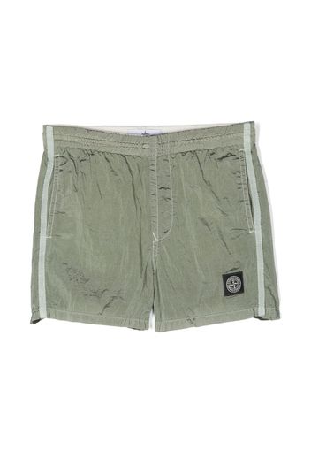 Stone Island Junior logo-patch swim shorts - Grün