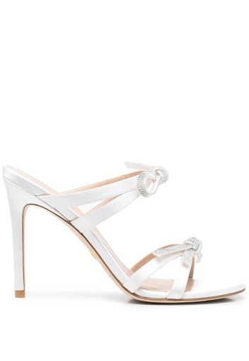 Stuart Weitzman 110mm SW Bow crystal embellished sandals - Weiß