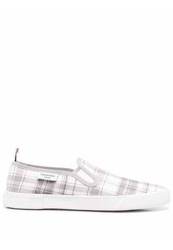 Thom Browne SLIP-ON HERITAGE TRAINER W/ VULCANIZED SOLE IN STRIPE LOOK PLAID - Grau