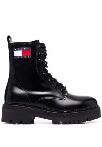 Tommy Hilfiger Cleat logo-badge combat boots - Schwarz