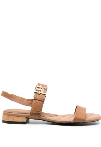 Tommy Hilfiger logo-buckle leather sandals - Braun